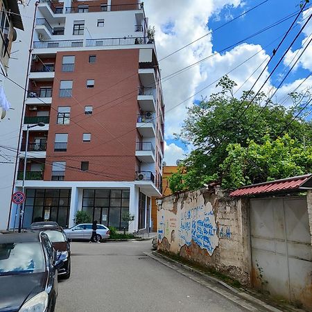 Enes Apartment Tirane Екстер'єр фото