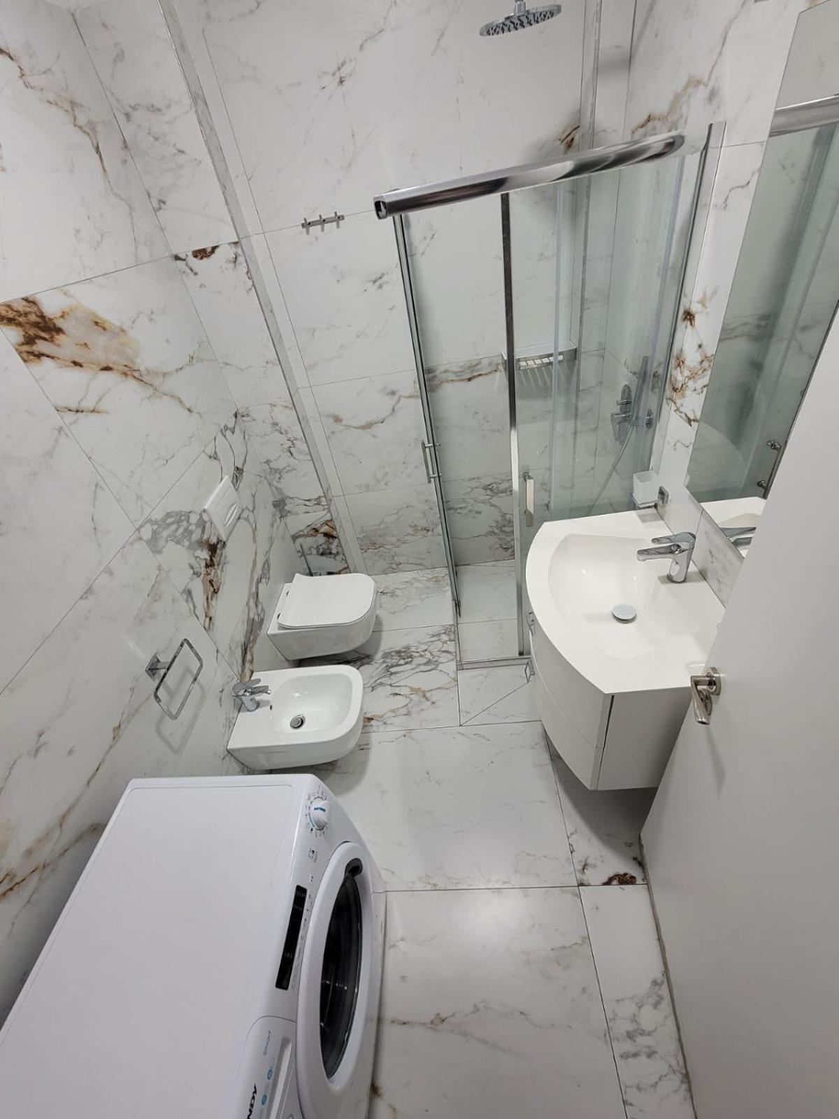 Enes Apartment Tirane Екстер'єр фото